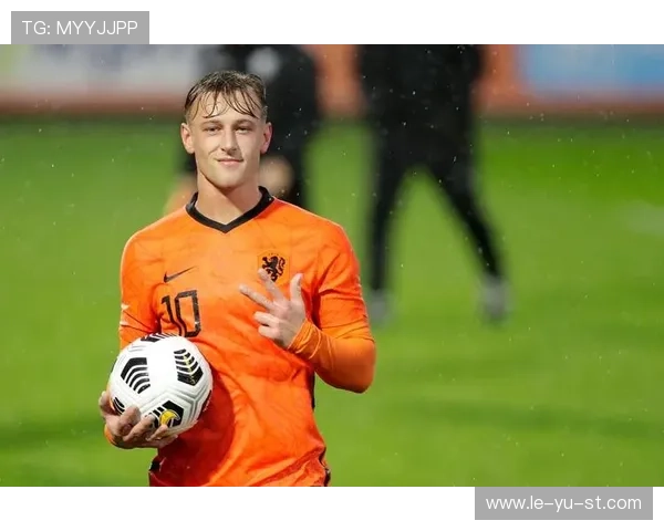 加克波闪耀荷兰锋线,状态火热再成焦点