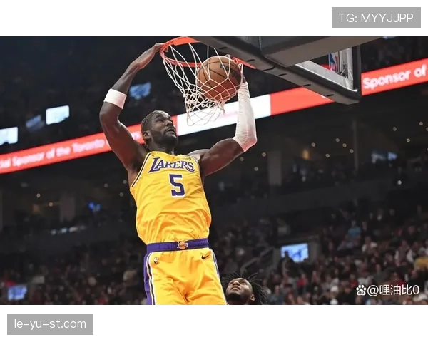 戴维斯展现统治级篮板能力，助力球队逆转取胜