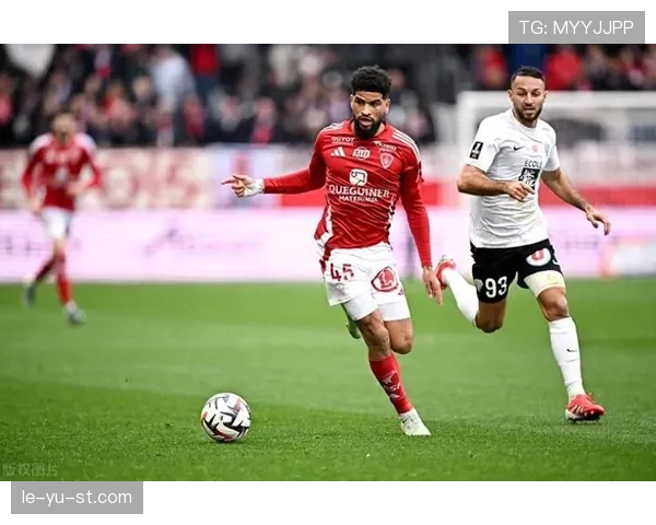 兰斯战术革新引领球队竞争力稳步攀升