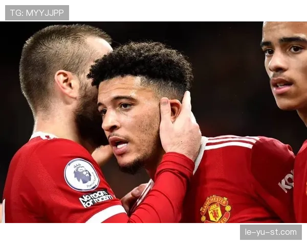 加纳乔在高位压迫中的边锋战术价值解析