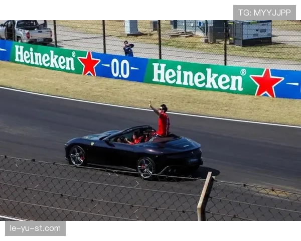 周冠宇赛场上像风，家里竟然是这待遇？普通人想都不敢想！