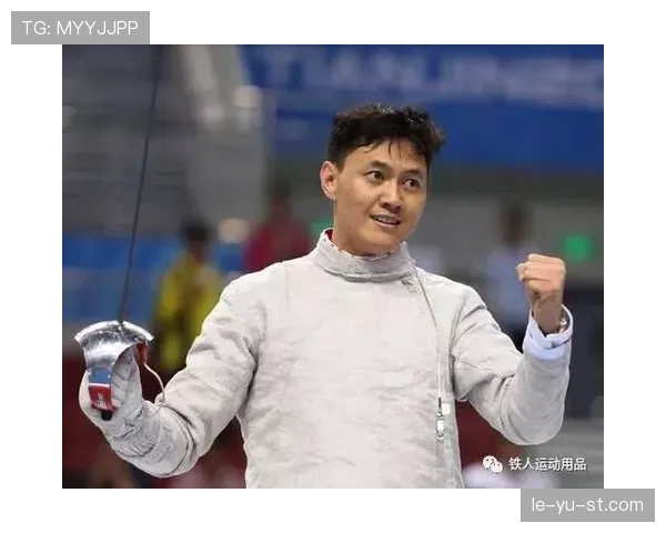 仲满赛场像铁人，下了场掏出那张卡买单的样子，把隔壁小店老板气到怀疑人生